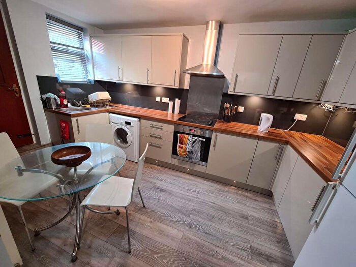 5 Bedroom House To Rent In Brudenell View, Leeds, LS6