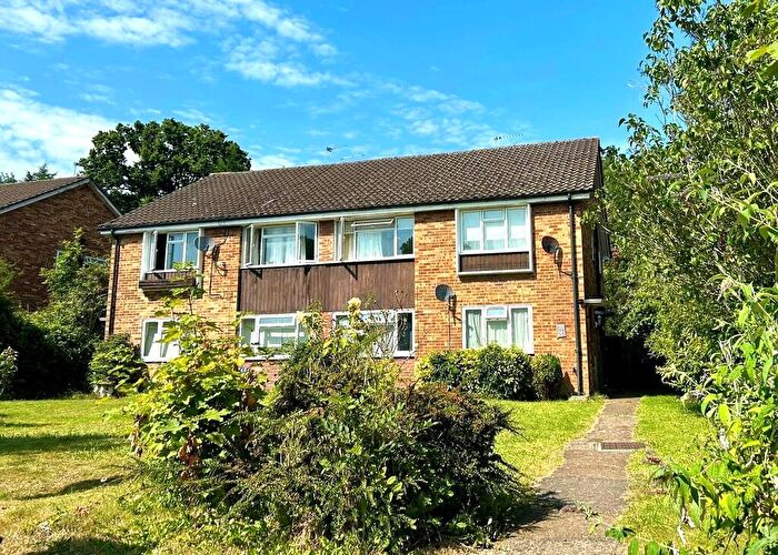 2 Bedroom Maisonette To Rent In Abbey Close, Pinner, HA5