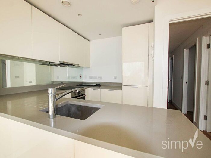 3 Bedroom Flat To Rent In Cardinal Building, Old Station Approach, Hayes, UB3