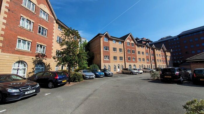 2 Bedroom Flat To Rent In Labrador Quay, Salford Quays, M50
