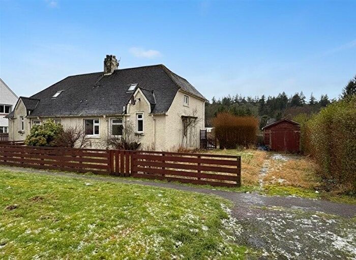 3 Bedroom Semi Detached House For Sale In Bank Park, Lochgilphead, PA31