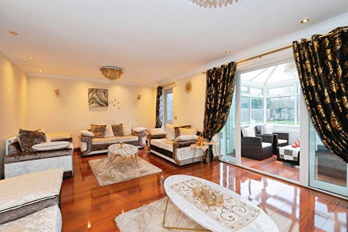 4 Bedroom Detached House For Sale In London Road, Sayers Common, West Sussex, BN6