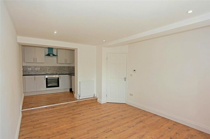 2 Bedroom Flat To Rent In Old Church Road, London, E4