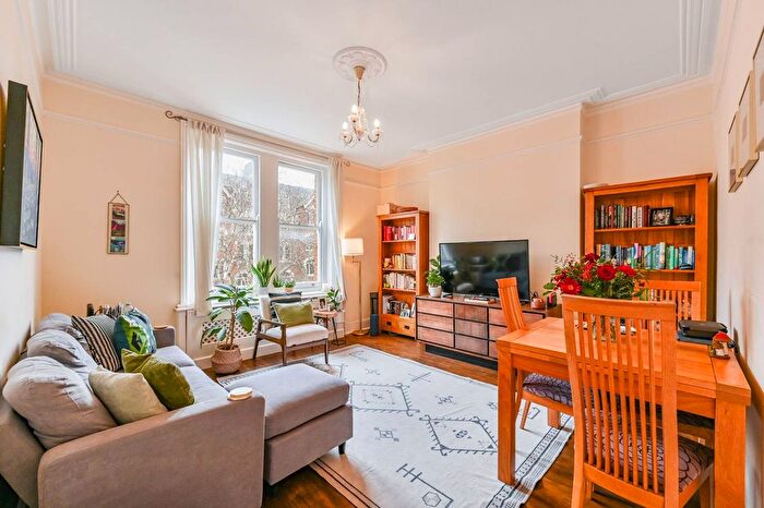 2 Bedroom Flat For Sale In Widley Road, Maida Vale, London, W9