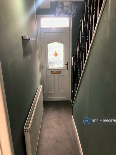 2 Bedroom Terraced House To Rent In Oak Street, Blackwood, NP12
