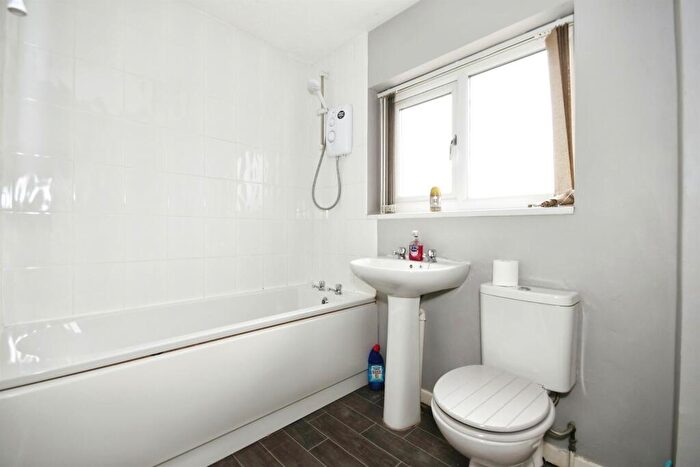 2 Bedroom Semi-Detached House For Sale In Cedar Road, Balby, Doncaster, DN4