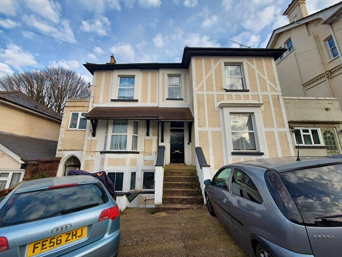 1 Bedroom Apartment To Rent In Upper Bridge Road, Redhill, RH1