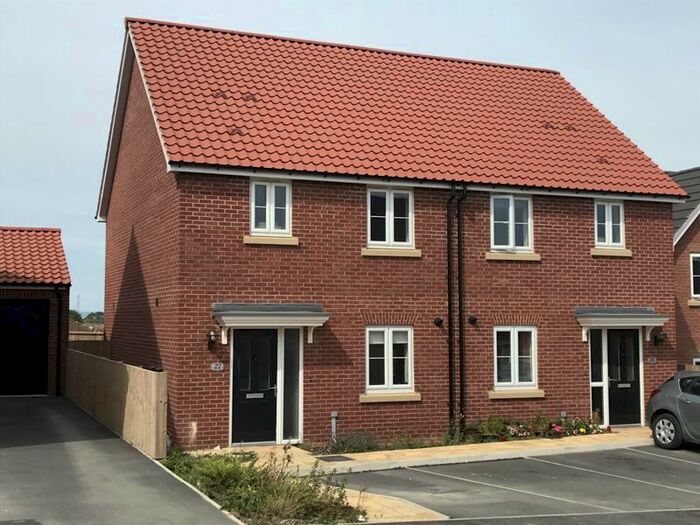 3 Bedroom Semi-Detached House To Rent In Clover Avenue, Malton, YO17