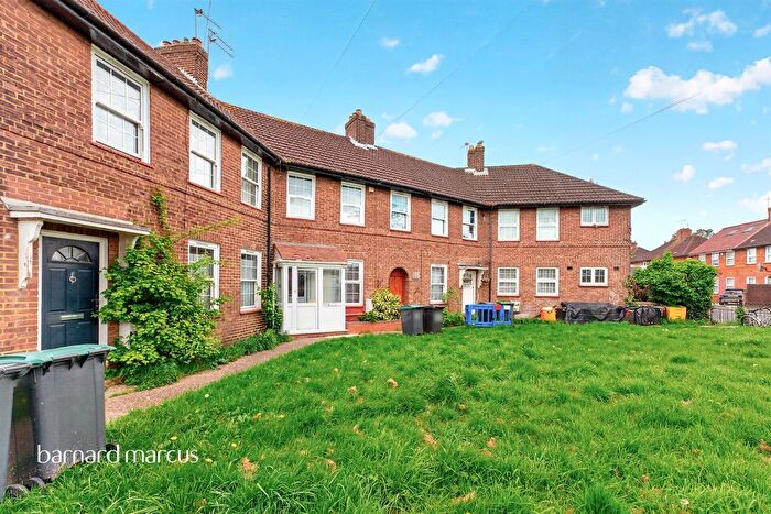 3 Bedroom Terraced House For Sale In Fenton Road, London, N17