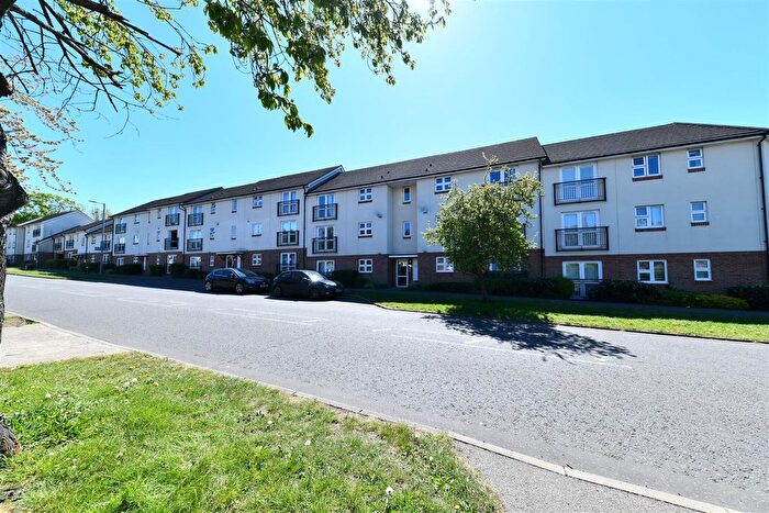 2 Bedroom Flat For Sale In Gray Court, Stevenage, SG1