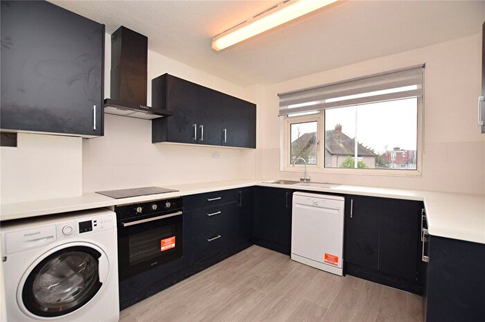 2 Bedroom Flat To Rent In Chadwell Heath Lane, Chadwell Heath, Romford, Essex, RM6