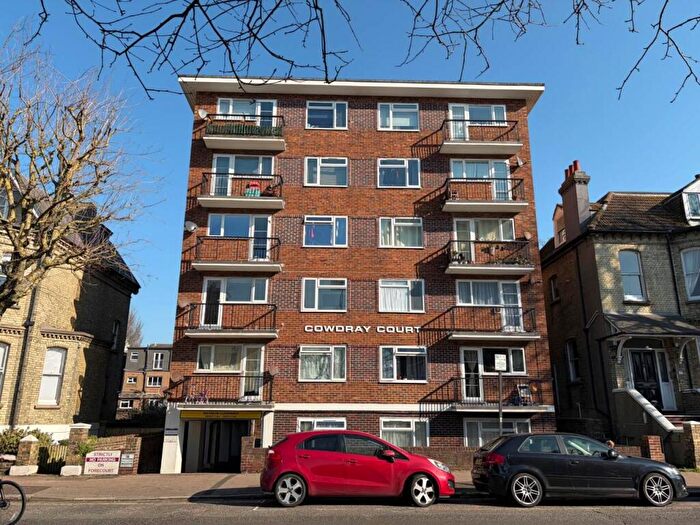 1 Bedroom Flat To Rent In Cowdray Court, Cromwell Road, Hove, BN3