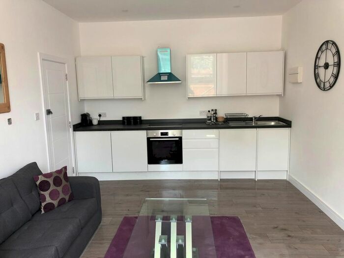 1 Bedroom Flat To Rent In High Street, Carshalton SM5