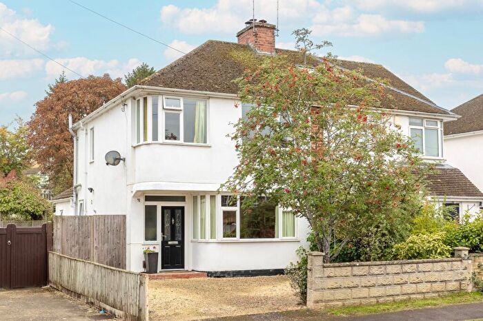 3 Bedroom Semi-Detached House For Sale In Arthray Road, Oxford, OX2