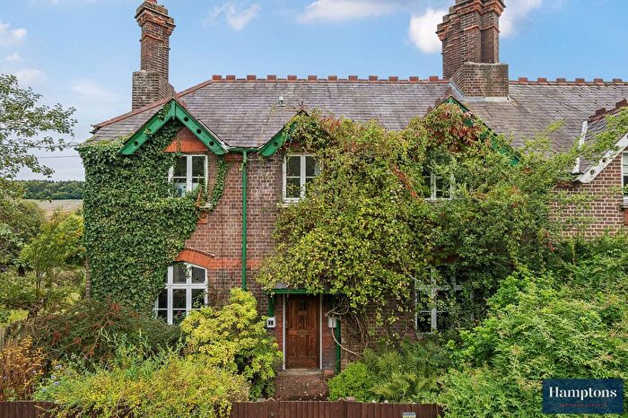 3 Bedroom End Of Terrace House For Sale In Missenden Road, Amersham, HP7