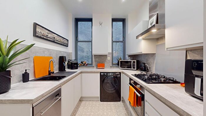 1 Bedroom Flat For Sale In Dumbarton Road, Glasgow, G11