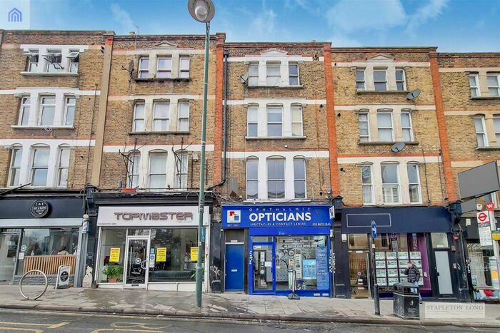 2 Bedroom Flat To Rent In Knights Hill, London, SE27