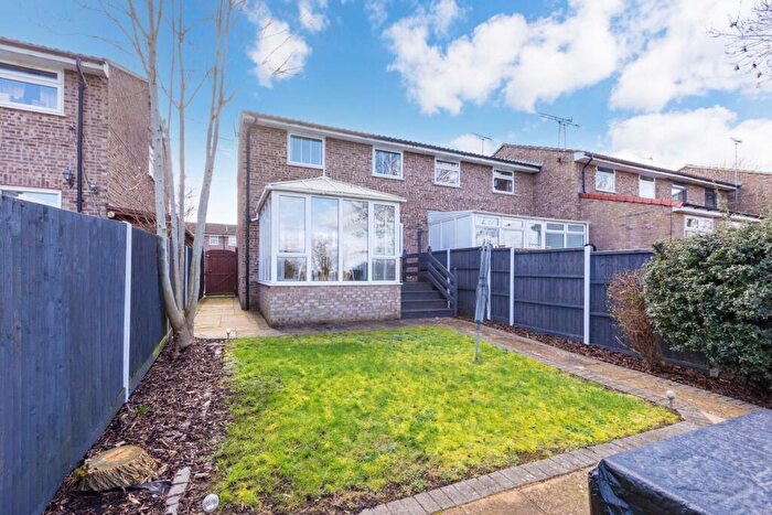 3 Bedroom End Of Terrace House For Sale In Bunces Close, Eton, Berkshire, SL4