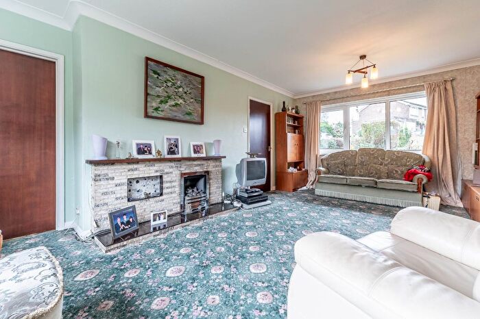 4 Bedroom Detached House For Sale In Ashlea Close, Garforth, Leeds, West Yorkshire, LS25