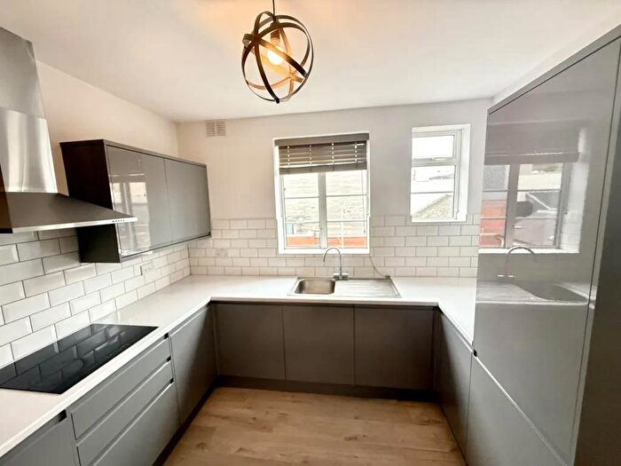 1 Bedroom Flat To Rent In Northbrook Street, Newbury, RG14
