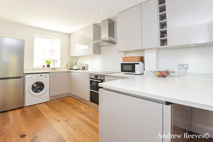3 Bedroom Property To Rent In Gainsborough Road, Richmond, TW9