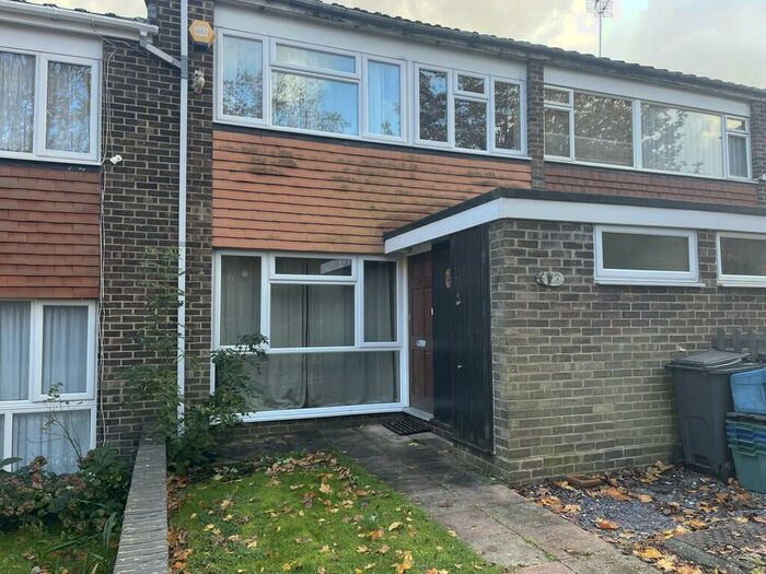 3 Bedroom Terraced House To Rent In Pixton Way, CR0