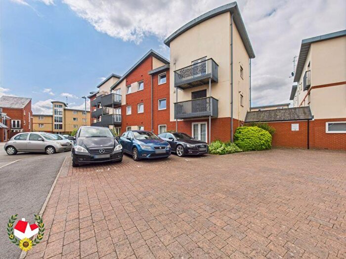 2 Bedroom Flat For Sale In Longhorn Avenue, Gloucester, GL1