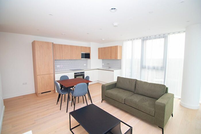 2 Bedroom Flat To Rent In Clarendon Road, Watford, WD17