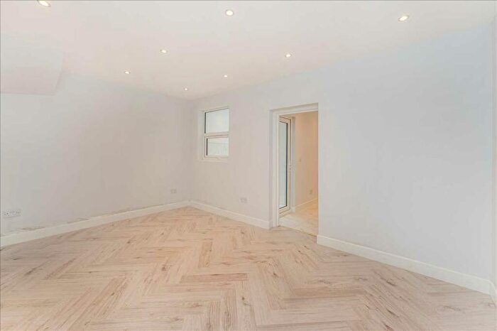 4 Bedroom Terraced House To Rent In Towneley Cottages Tysea Hill Stapleford Abbotts, Stapleford Abbotts, Romford, RM4