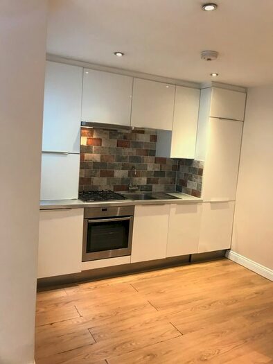 2 Bedroom Flat To Rent In King's Cross Road, Bloomsbury, London, WC1X