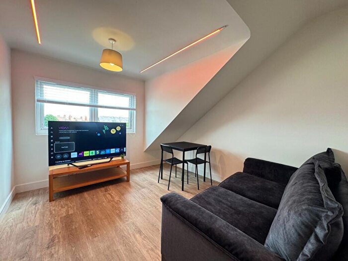 2 Bedroom Apartment To Rent In Musters Road, West Bridgford, NG2