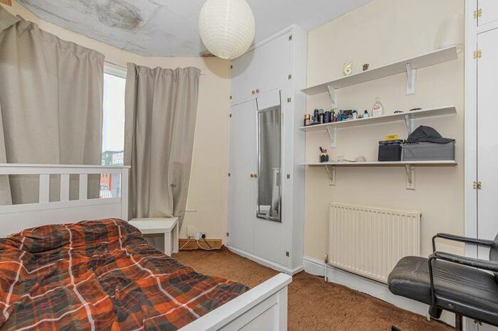 3 Bedroom Terraced House For Sale In Gerrish Avenue, Bristol, BS5