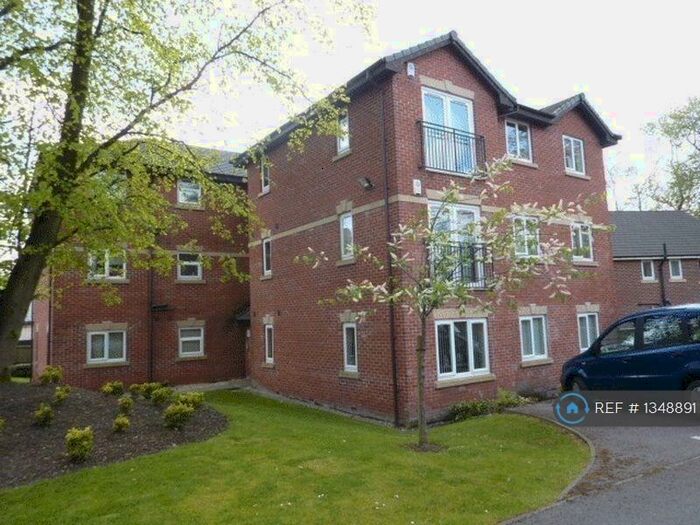 2 Bedroom Flat To Rent In Thurlwood Croft, Westhoughton, Bolton, BL5