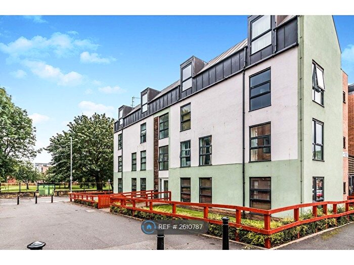 2 Bedroom Flat To Rent In Hollies Lane, Salford, M5