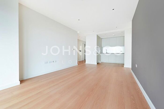 2 Bedroom Flat For Sale In Cutter Lane, London, SE10