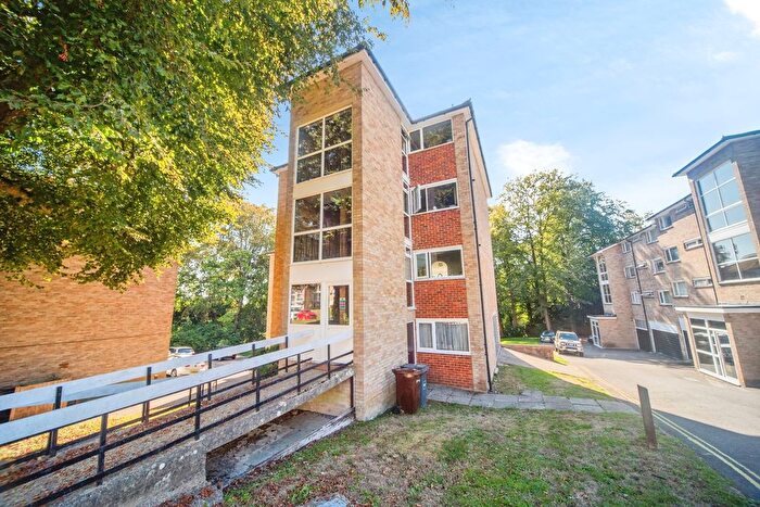 2 Bedroom Flat For Sale In Northlands Drive, Winchester, Hampshire, SO23