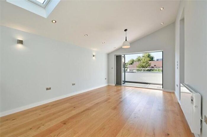 1 Bedroom Flat To Rent In Mora Road, Cricklewood, NW2