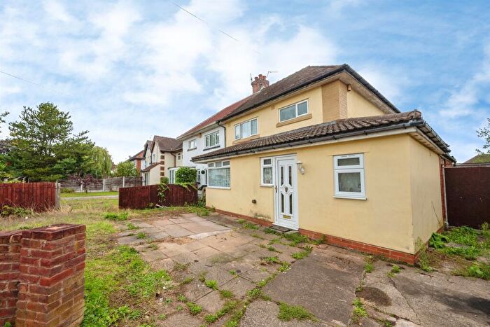 3 Bedroom Semi-Detached House For Sale In Baskerville Road, Kidderminster, DY10