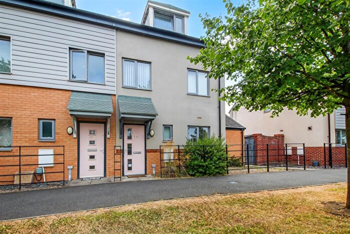 3 Bedroom Semi-Detached House For Sale In John Williams Boulevard, Darlington, DL1