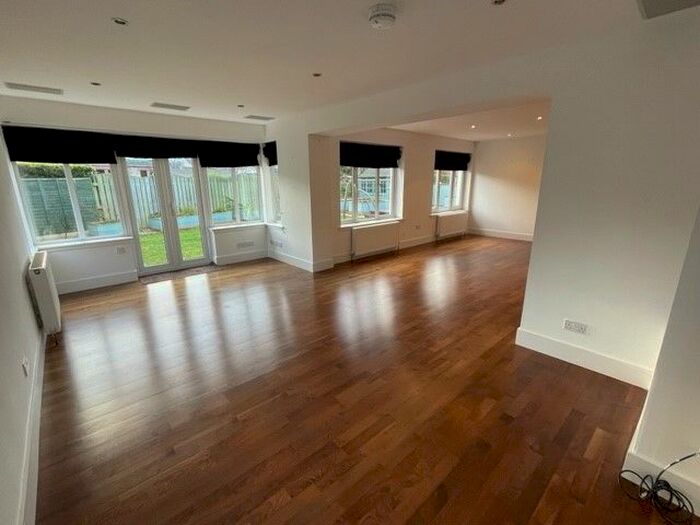 4 Bedroom Detached House To Rent In Craigcrook Grove, Blackhall, Edinburgh EH4