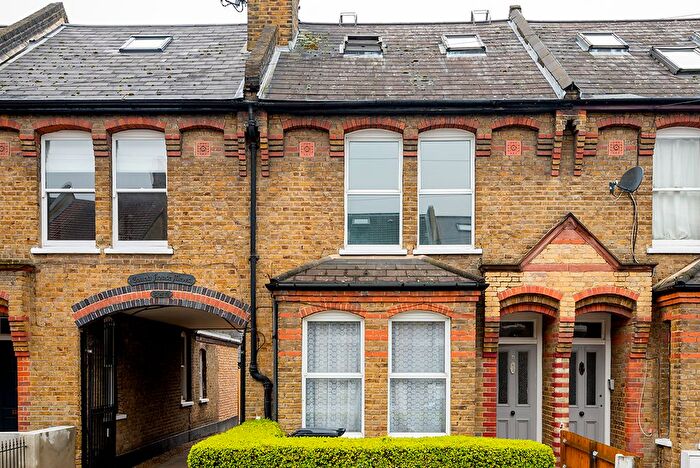 3 Bedroom Maisonette To Rent In Gladstone Road, Wimbledon, SW19