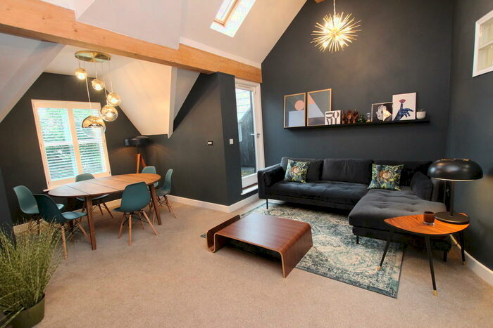 3 Bedroom Apartment To Rent In The Gallery, Hope Drive, The Park, NG7