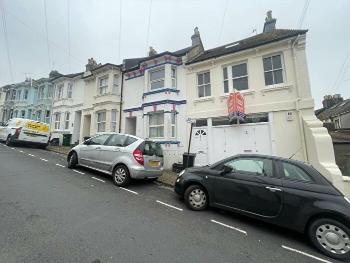 3 Bedroom Flat To Rent In Roundhill Road, Brighton, East Sussex, BN2