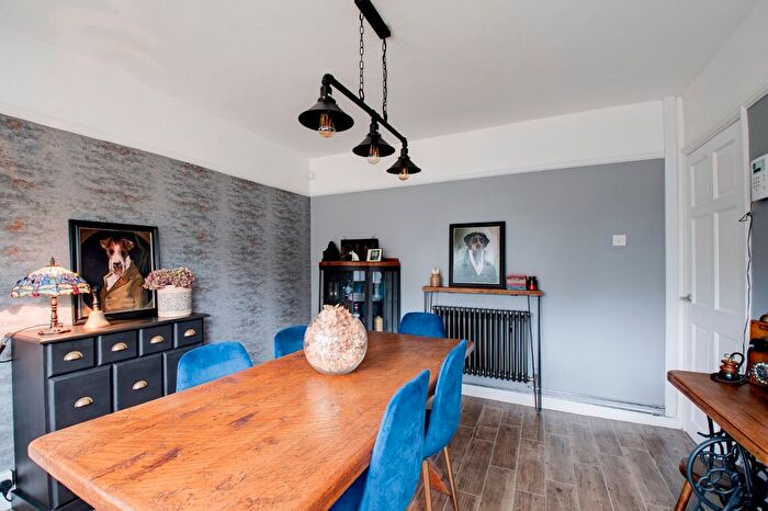 4 Bedroom Detached House For Sale In Thorns Road, Brierley Hill, West Midlands, DY5