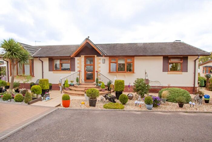 2 Bedroom Park Home For Sale In Willow View Park, Whimple, EX5