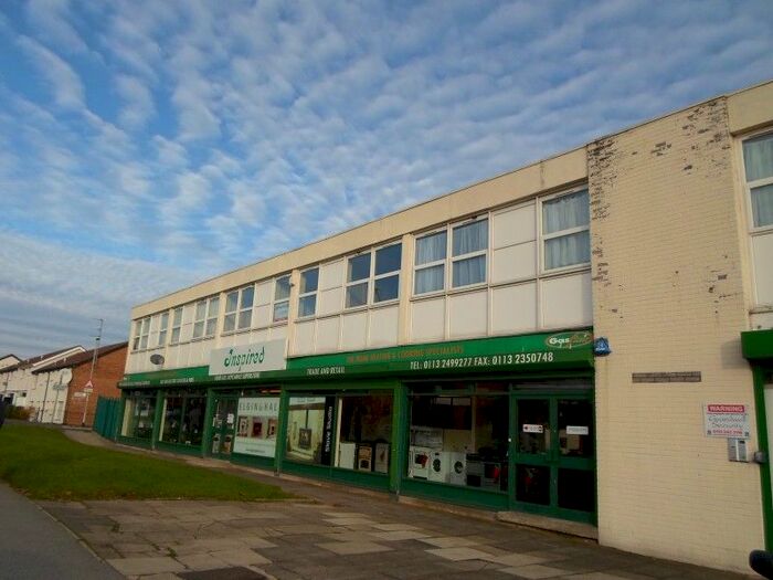 1 Bedroom Flat To Rent In St Albans House - Harehills Lane, Leeds, LS9