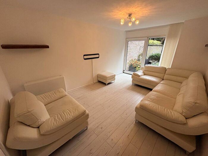 1 Bedroom Flat To Rent In Hotoft Road, Leicester, LE5