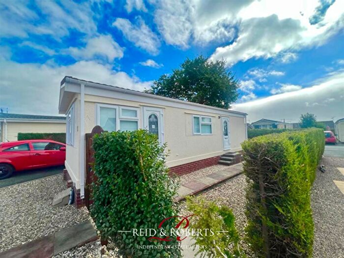 1 Bedroom Mobile Home For Sale In Ellis Drive, Wrexham, LL12