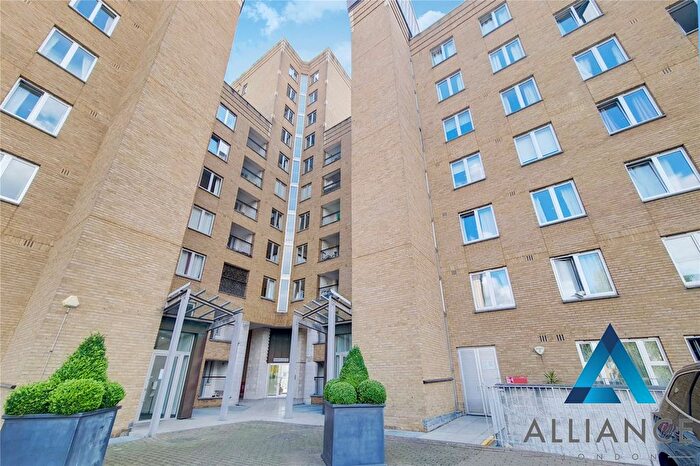 1 Bedroom Flat To Rent In Three Colt Street, London, E14