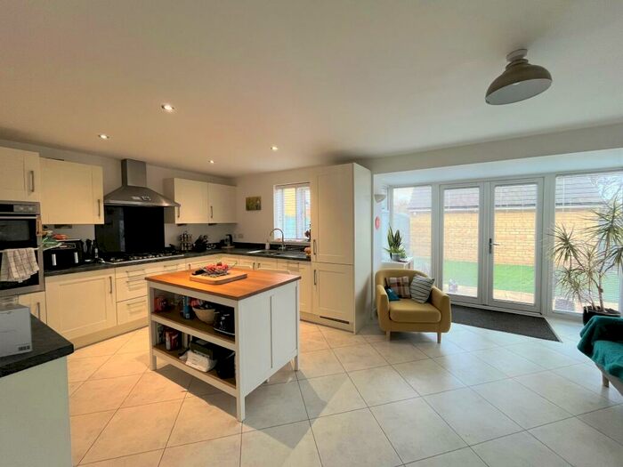 4 Bedroom House To Rent In Elmhurst Way, Carterton, OX18